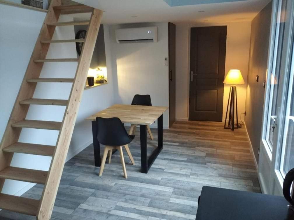 Sejour Au Jardin De Cupidon Avec Jacuzzi Et Sauna Balbigny 외부 사진