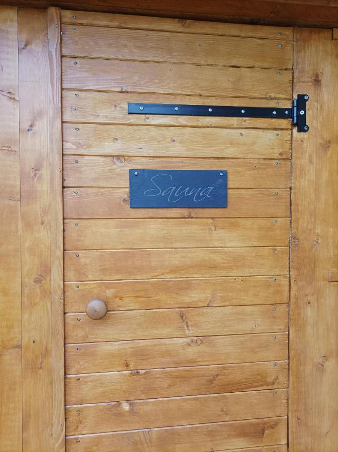 Sejour Au Jardin De Cupidon Avec Jacuzzi Et Sauna Balbigny 외부 사진