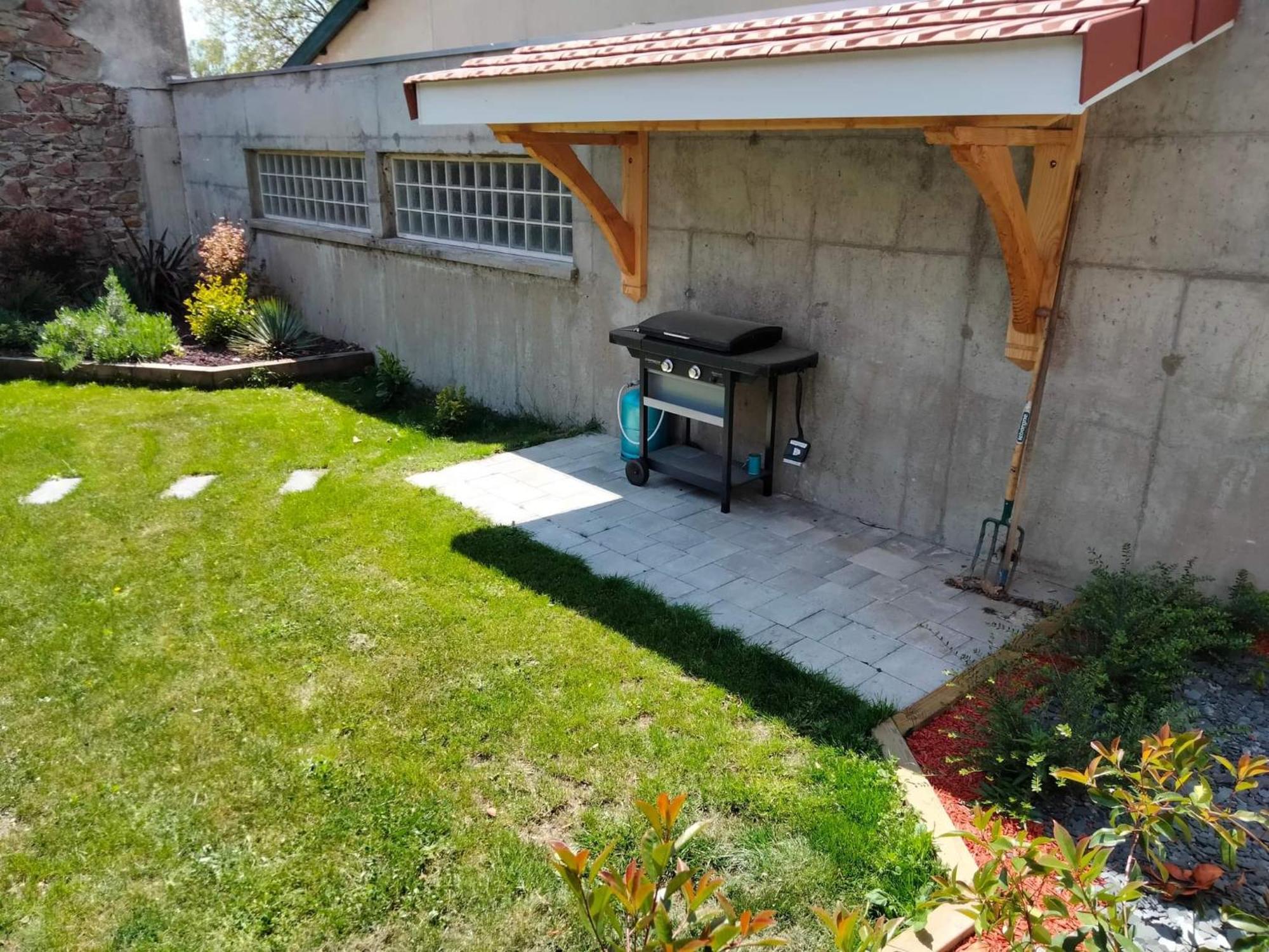 Sejour Au Jardin De Cupidon Avec Jacuzzi Et Sauna Balbigny 외부 사진