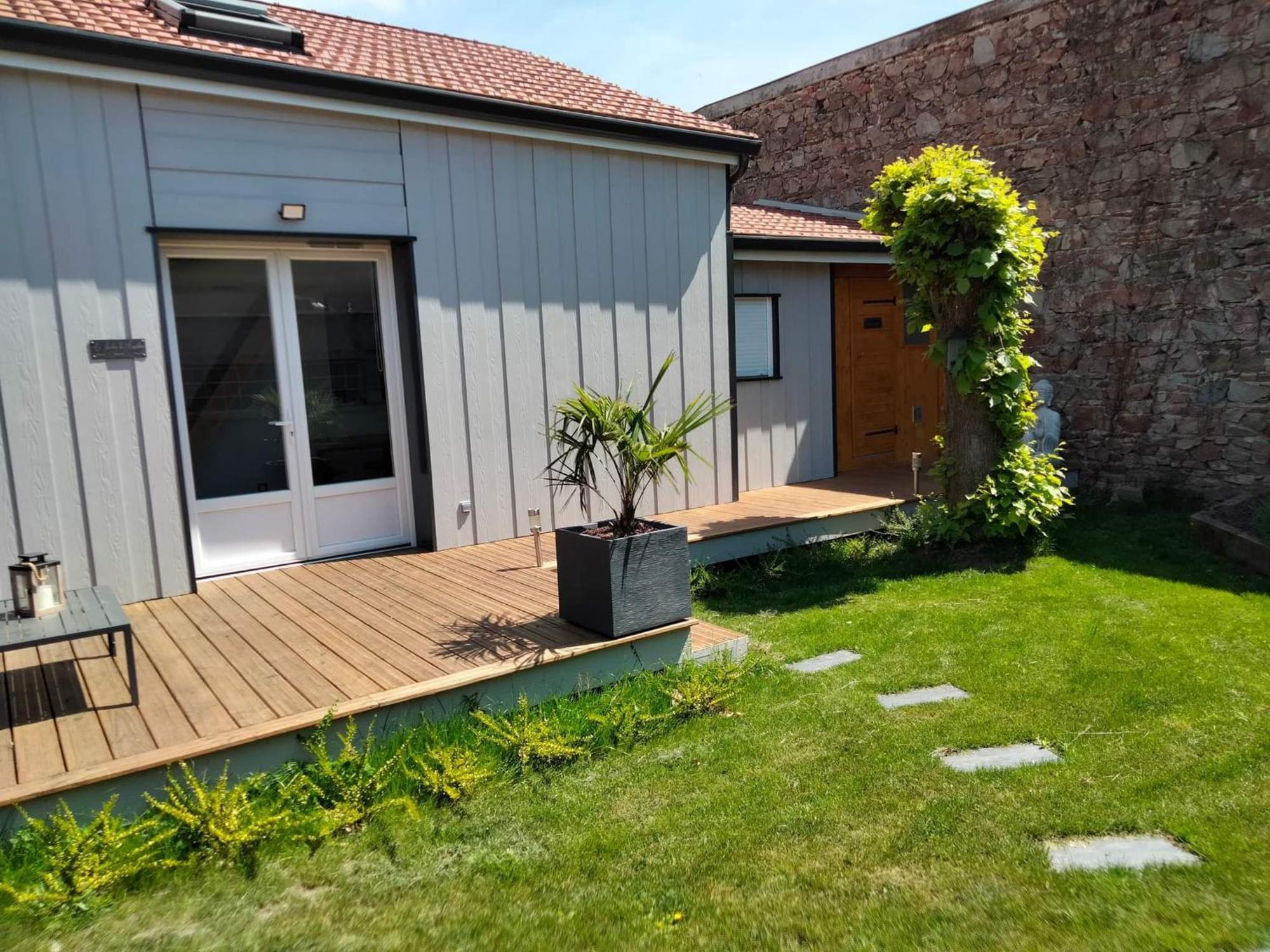 Sejour Au Jardin De Cupidon Avec Jacuzzi Et Sauna Balbigny 외부 사진